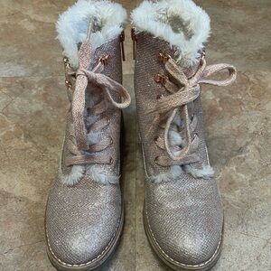 Girls - size 4 light pink sparkly handle boots with fur inside